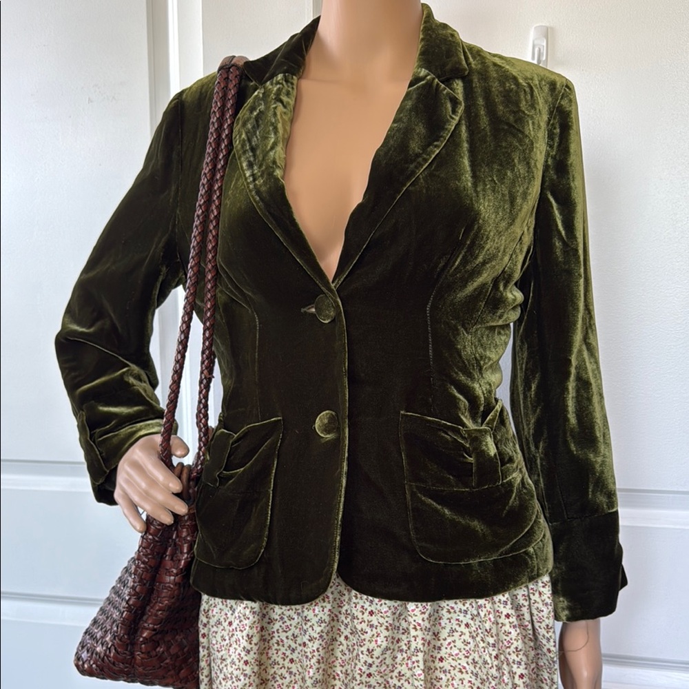 Luxurious Olive Green Velvet Blazer with Tailored Silhouette M 8